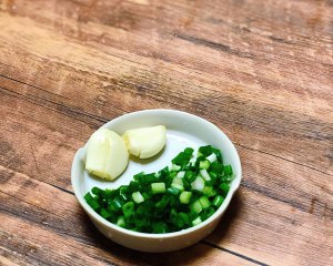 快手汤｜鸡蛋西红柿粉丝汤