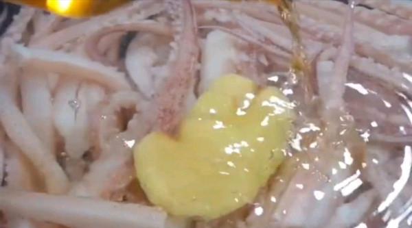 香辣鱿鱼须简单