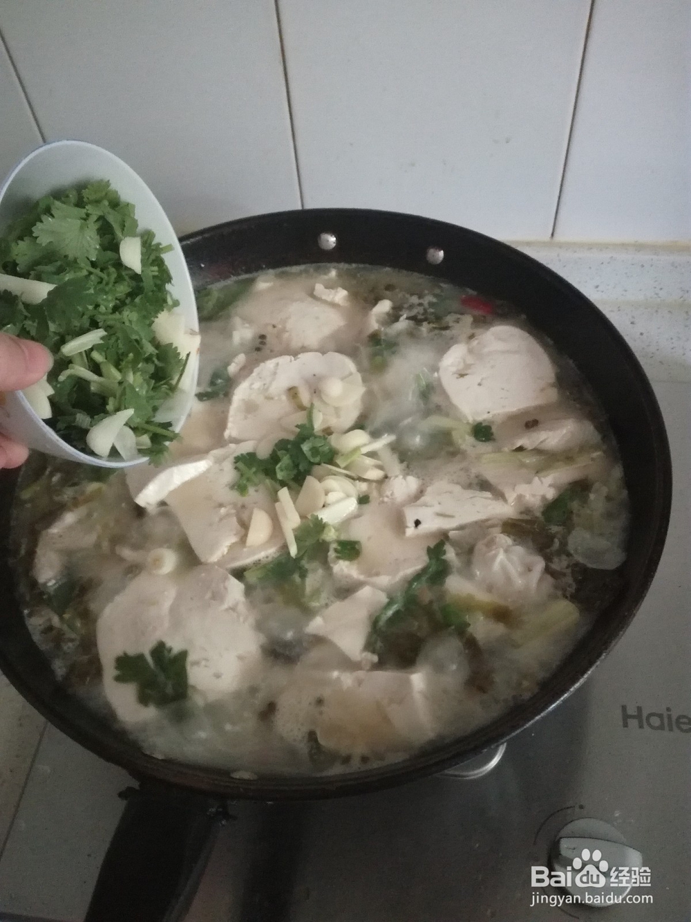 如何煮酸菜豆腐鱼？