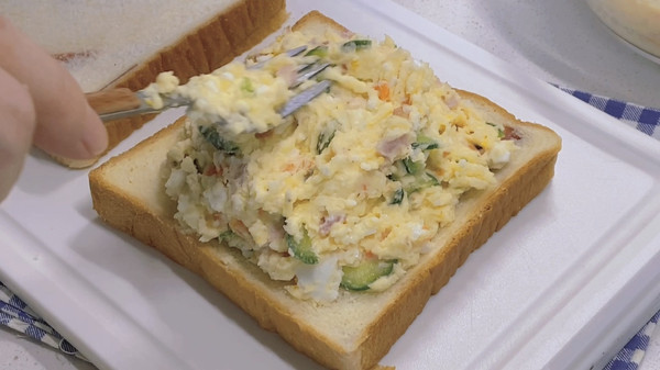 土豆沙拉三明治