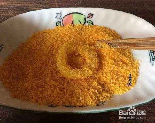 黄灿灿，外酥里嫩吃不够的炸鱿鱼圈