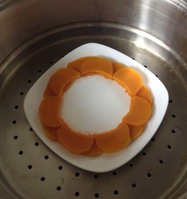 百合腰果炒芹菜