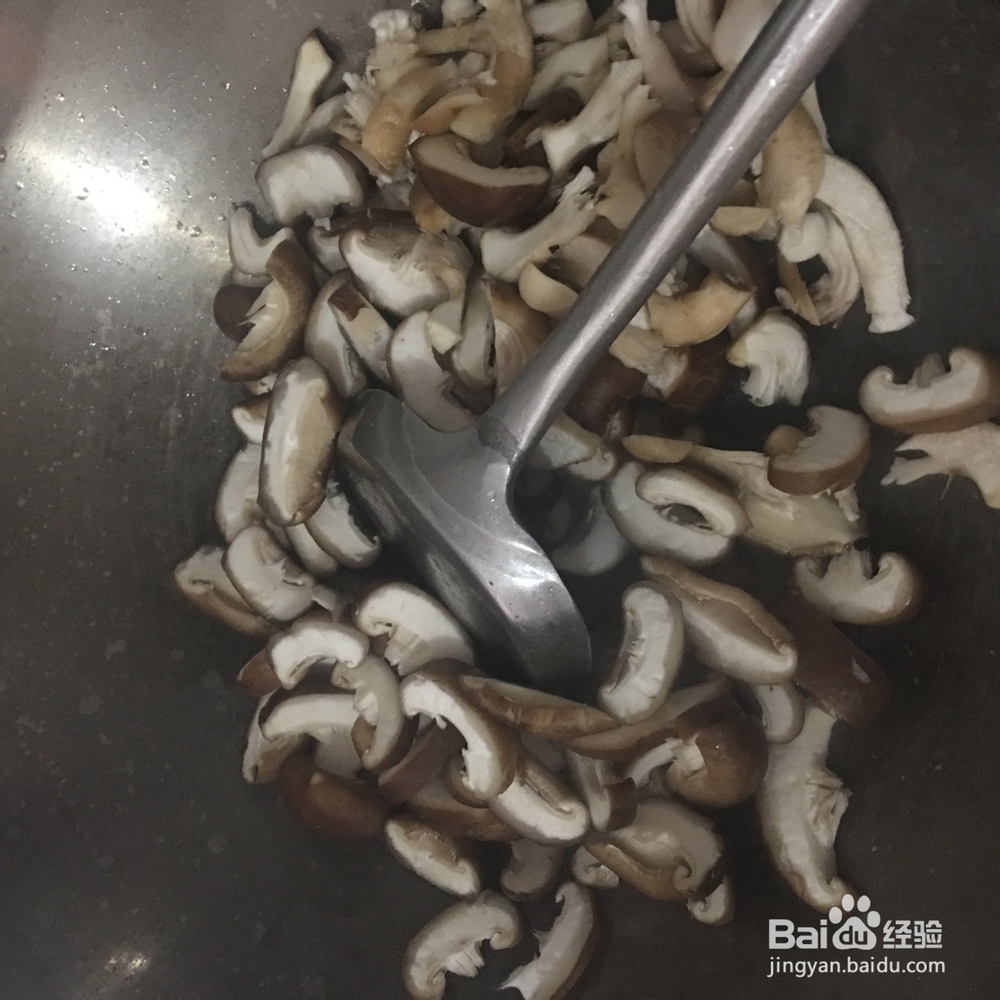 香菇新做法：香菇焖鸭肉