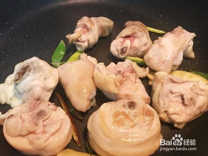 香菇板栗鸡块 健脾养胃、强筋健骨