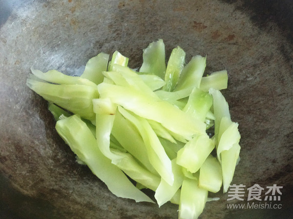 火腿炒莴笋的做法