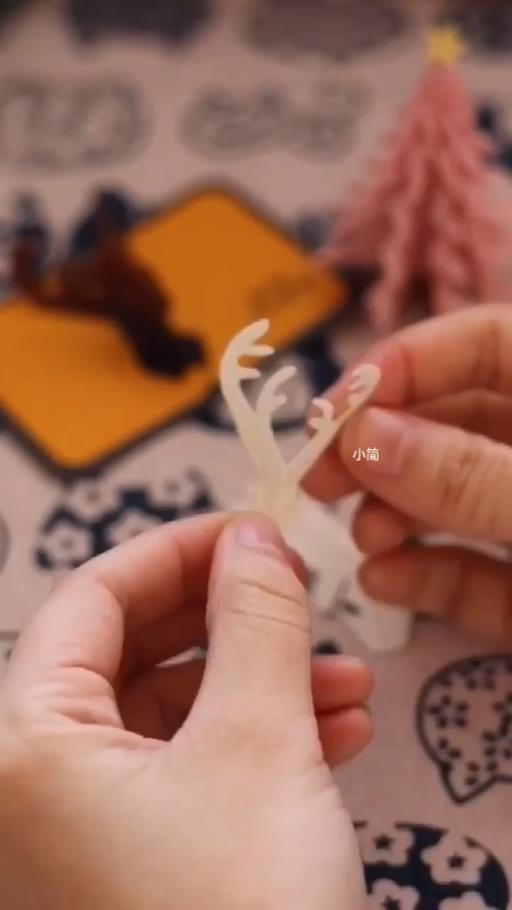 怎样做迷你驯鹿立体贺卡