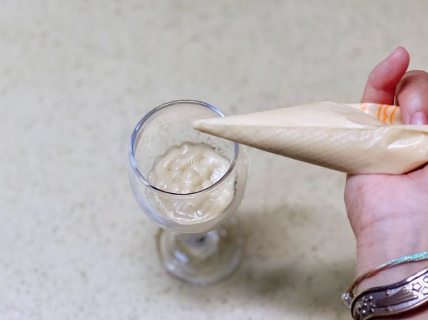 草莓酱奶酪三色木糠杯