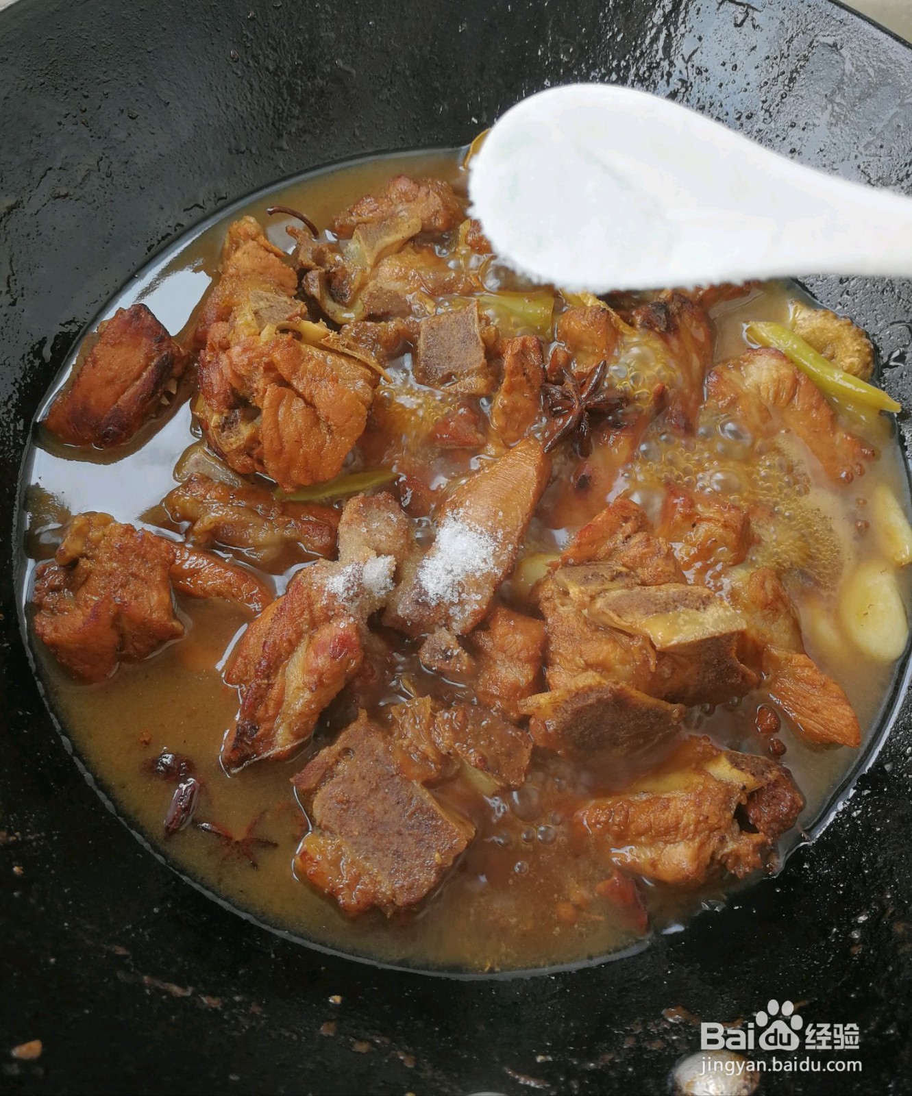 如何制作一份糖醋排骨？