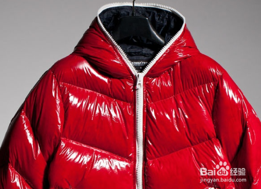 羽绒服洗后羽绒一团一团的怎么办