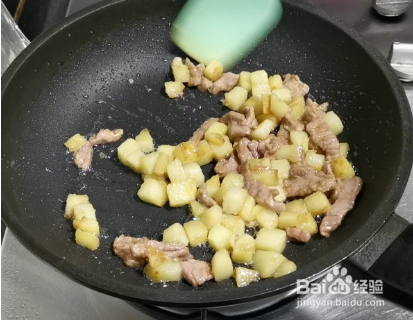 土豆炒牛肉的做法[图]