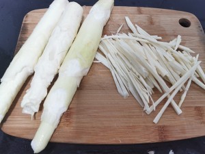 食补养生茭白炒肉丝的做法