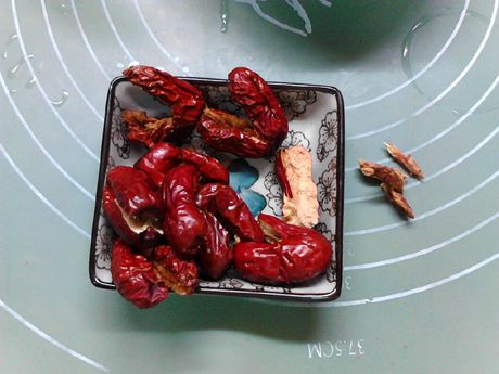 黄芪红枣小米粥