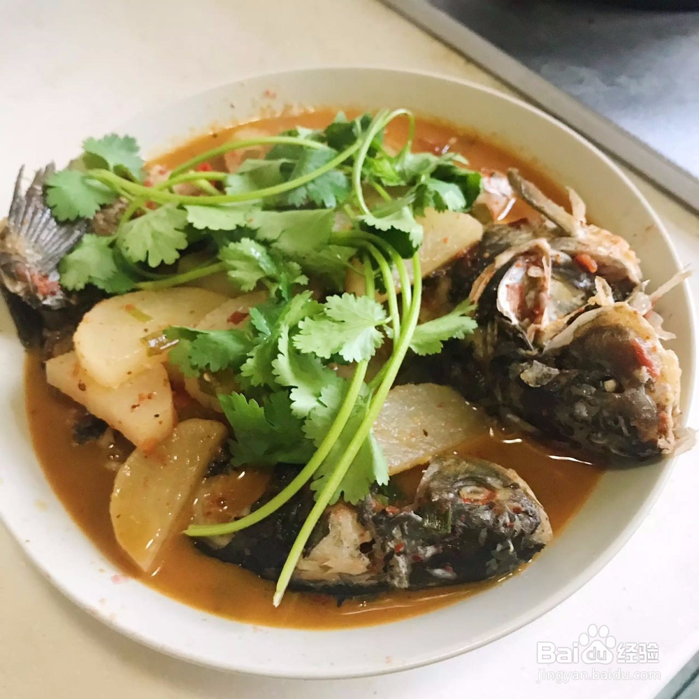 酸辣鲫鱼萝卜汤的做法——夏天没胃口吃什么？