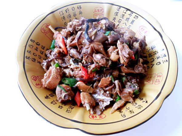 柴公鸡炖蘑菇