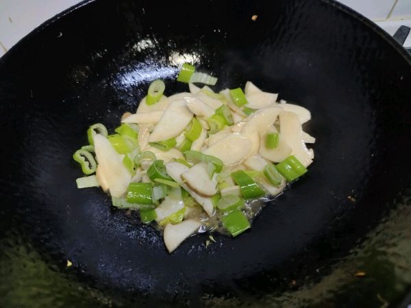 杏鲍菇炒鸡胸肉