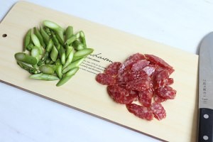 四川特-广式腊肠芦笋披萨怎么做