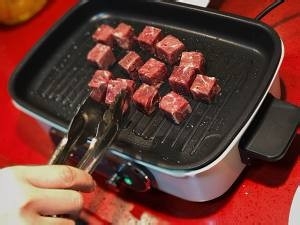 怎么做黑胡椒牛肉粒
