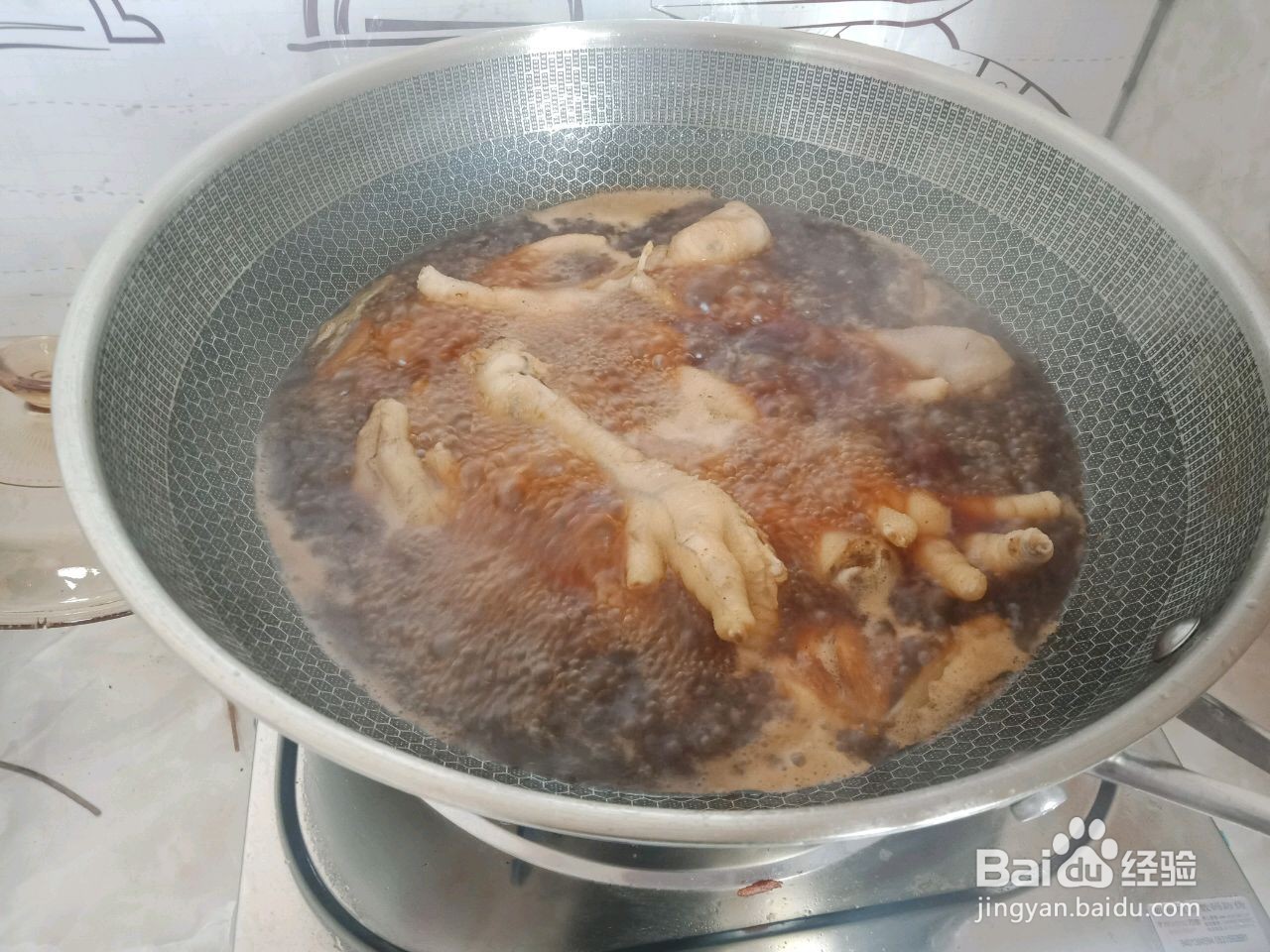 如何做出红萝卜炖鸡爪