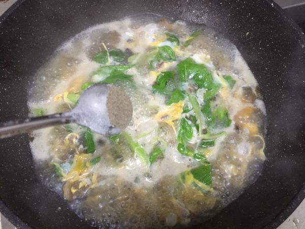 杂蔬肉沫鸡蛋面