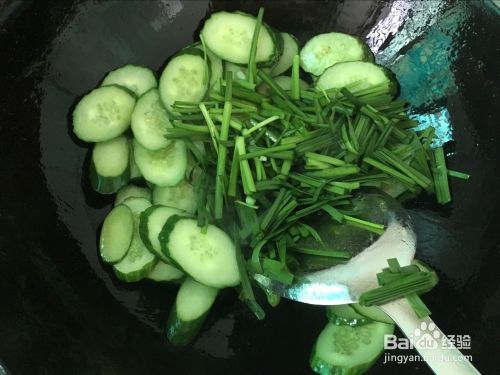 黄瓜炒韭菜的做法？