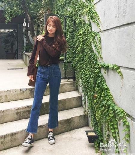 宽裤穿不出好身材？ 跟着达人穿丹宁喇叭裤，轻松拥有好比例！