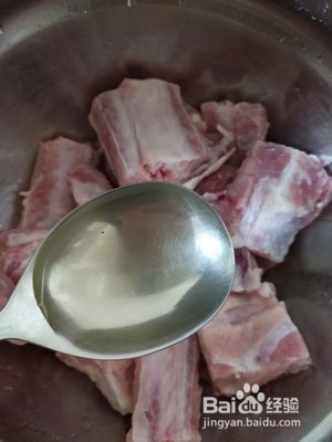 秘制香酥排骨蒸土豆