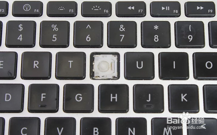 如何通过拆除键盘的按键来清洁键盘