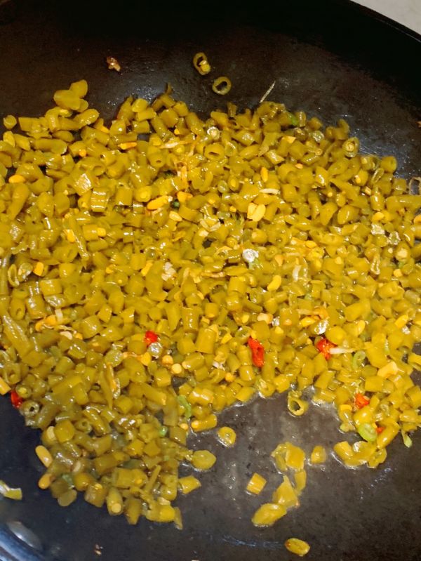 老坛酸豆角炒肉末