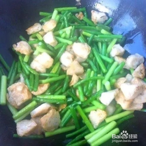 蒜苔炒墨鱼丸