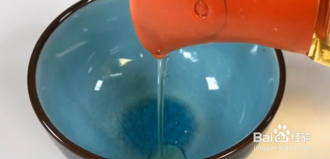 如何去除皮鞋的折痕?