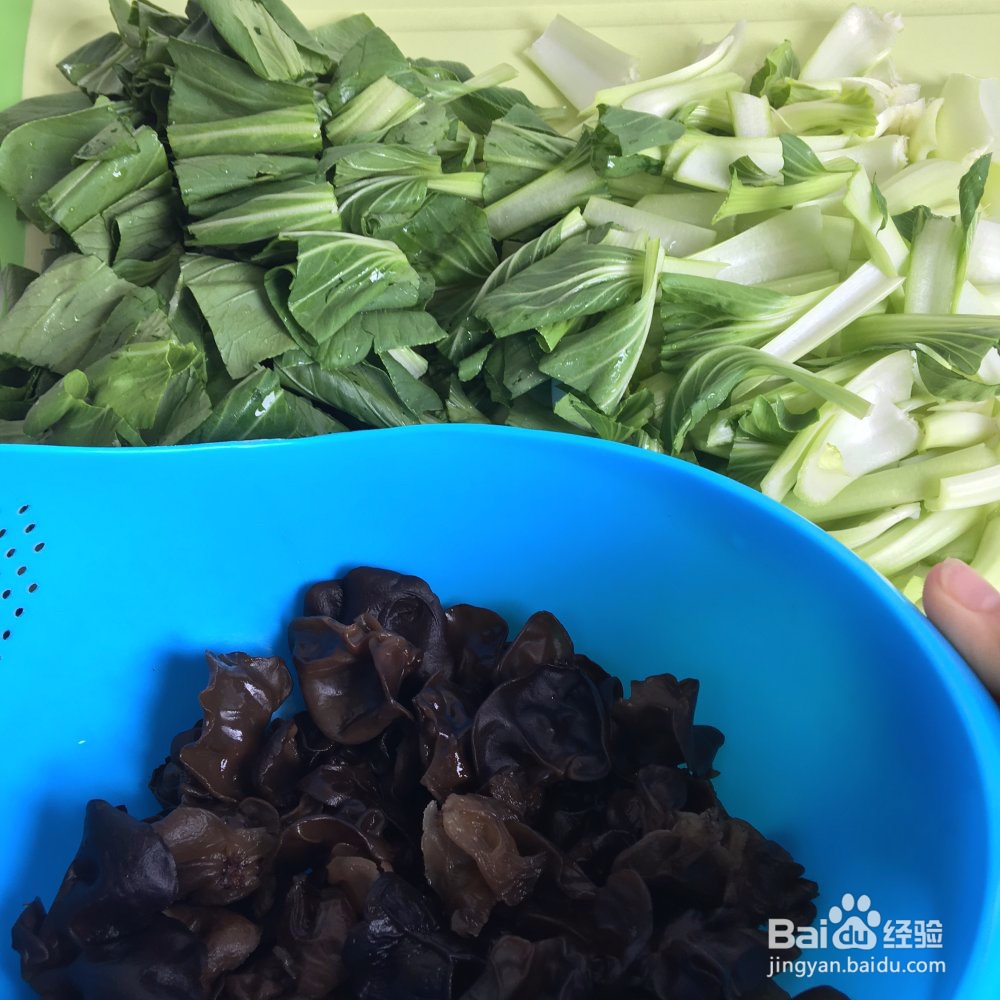 木耳炒白菜的做法