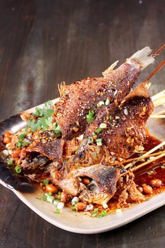 红酥鲫鱼的做法