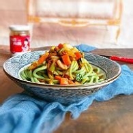 制作牛肉酱拌面