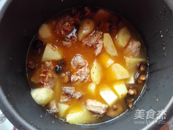 排骨土豆饭的做法