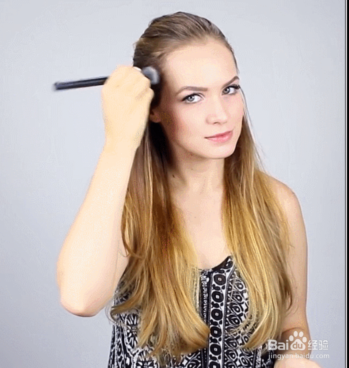 昆凌产后同样脱发，新妈妈发际线后移该咋办？