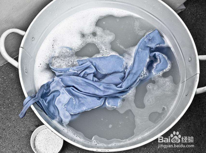 bb霜弄到衣服上怎么办