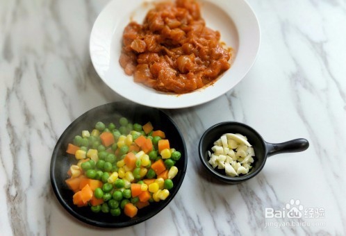 快手下饭菜之豌豆炒鸡丁是如何做的家常教程
