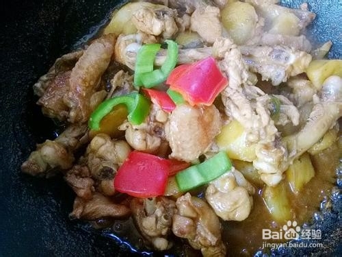 五香土豆焖鸡的做法