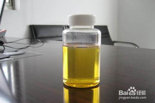 玻璃上的油漆用什么办法去除?