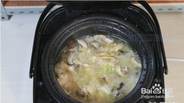 如何做出香菇滑鸡粥的具体步骤
