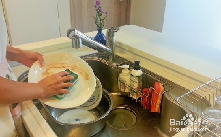 怎样使洗碗水槽保持清洁光亮