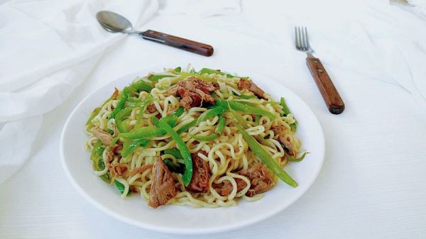 芹椒牛肉葱炒面