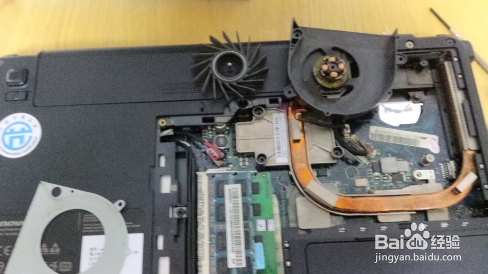 ；联想笔记本电脑怎么清理灰尘