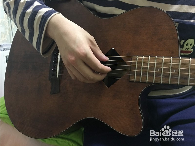 如何用吉他弹唱小幸运简单版？小幸运吉他教程