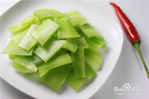 红彩椒清炒莴笋片