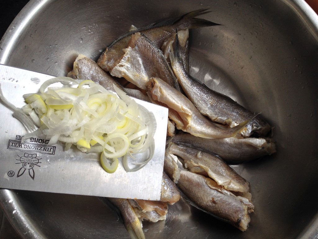 黄花鱼还能这样做？香酥可口的黄花鱼好吃的停不下来