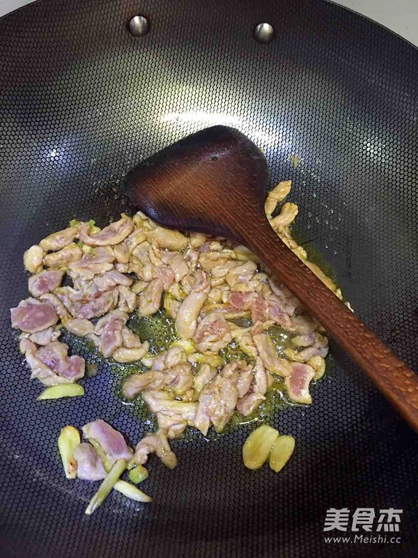 青红椒炒肉丝