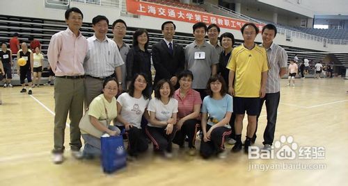 排球练习中常出现哪些错误及如何纠正？