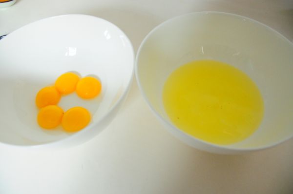 戚风栗蓉蛋糕卷