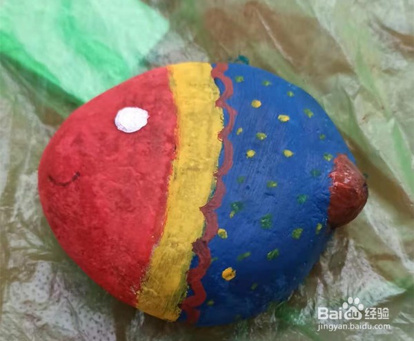 石头画——如何把石头画成可爱的小鱼